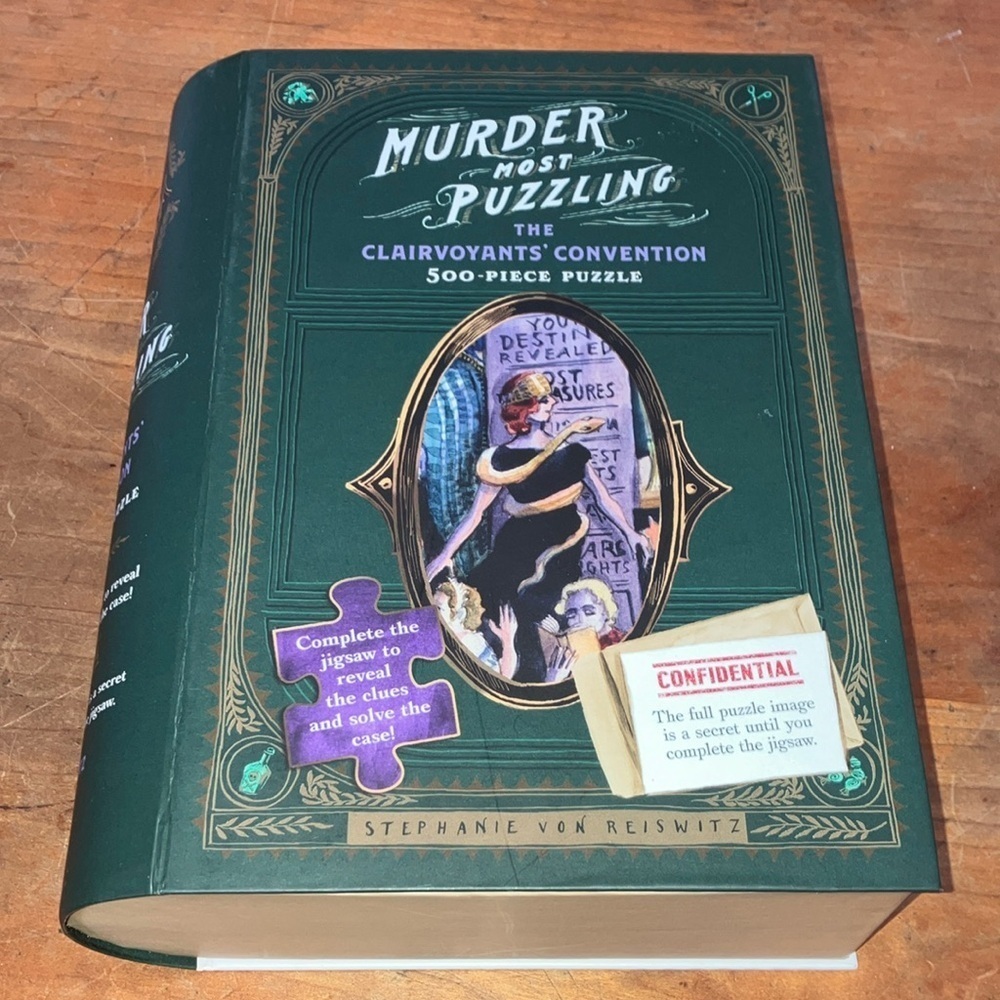 Puzzle: mystery solve the case 500 piece Clairvoyant convention Chronicle Books